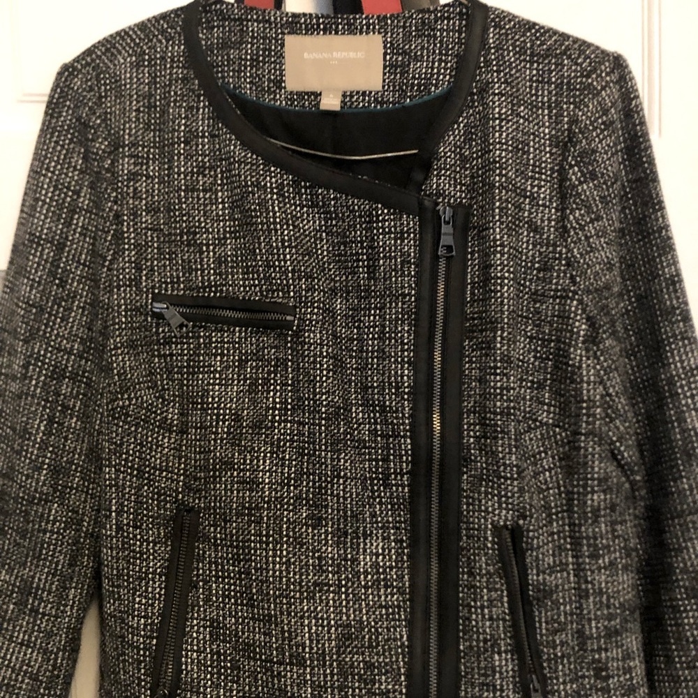 Size 6 cropped blazer!!!!
